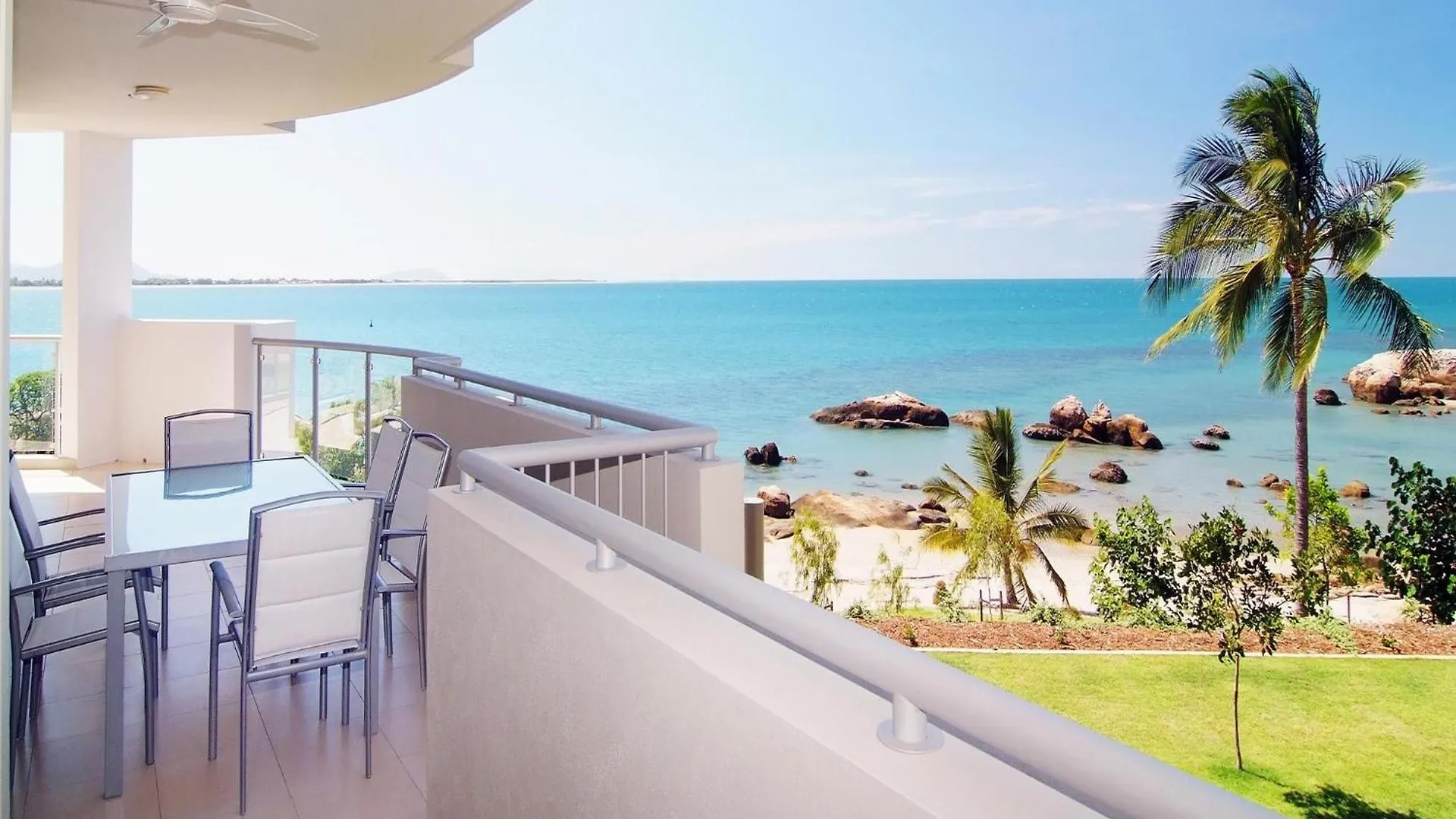 Coral Cove Apartments - Absolute Beachfront Resort Bowen