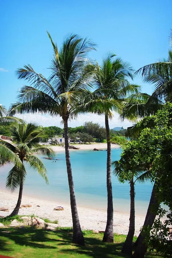 Apartmanhotel Coral Cove Apartments - Absolute Beachfront Resort Bowen