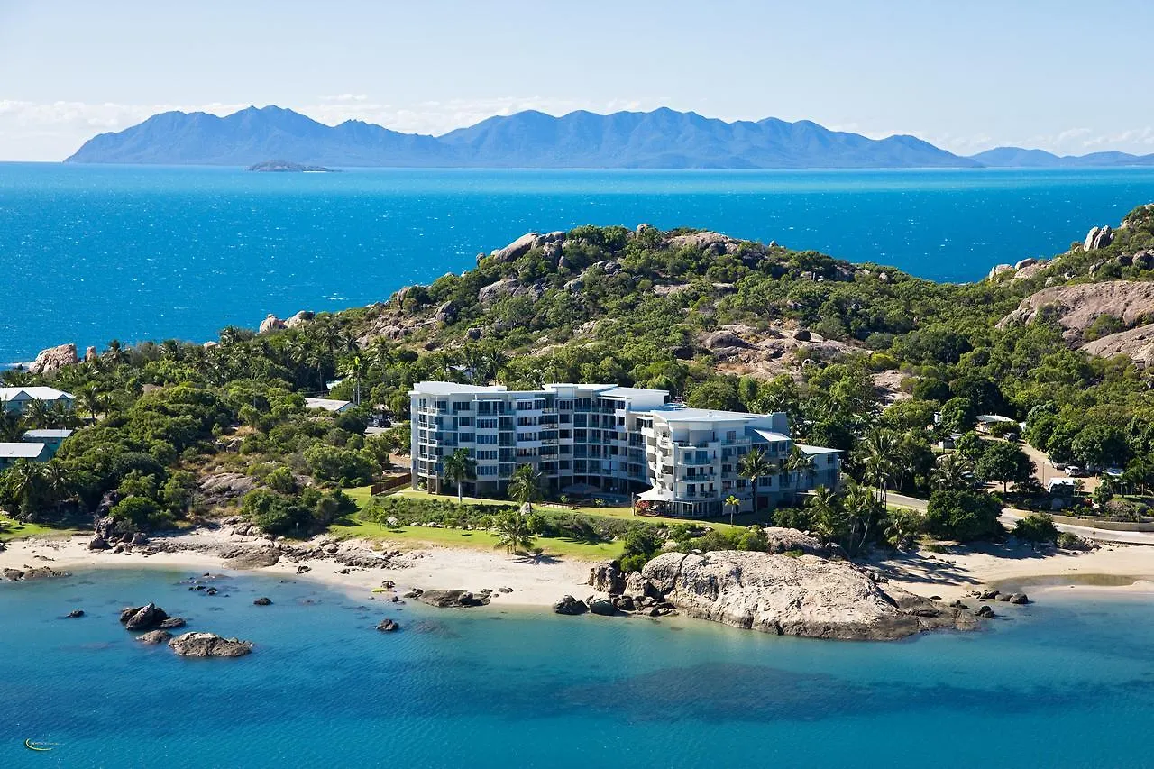 Coral Cove Apartments - Absolute Beachfront Resort Bowen Apartmanhotel